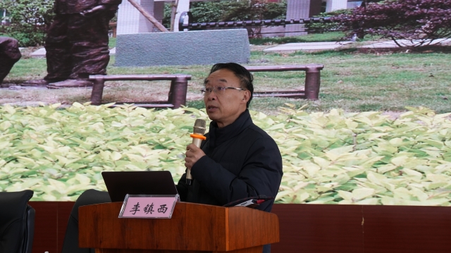 心安方能厚植出教育情怀,李镇西老师到成都市工程职业技术学校讲座