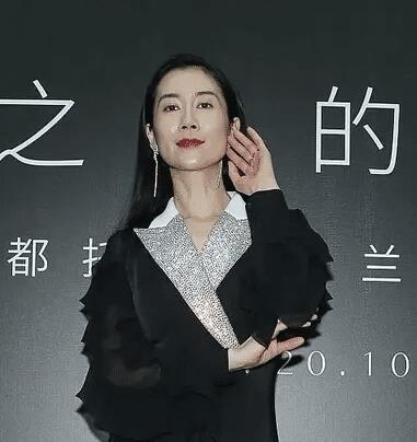 因为瘦脱相的10位女星：皮肉流失，行走的骷髅，瘦成纸片人真的不好看
