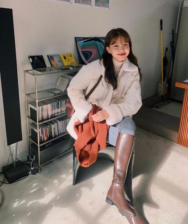 金高 会穿比外表更重要，都是单眼皮，她们的穿搭一个演绎高级一个俏皮