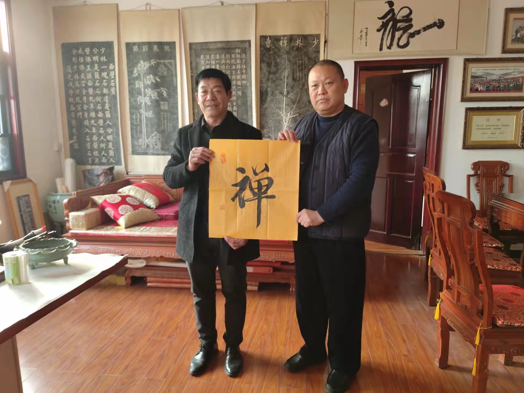 释永帝被国际书画艺术家联合会河南总会聘为总顾问,名誉院长.