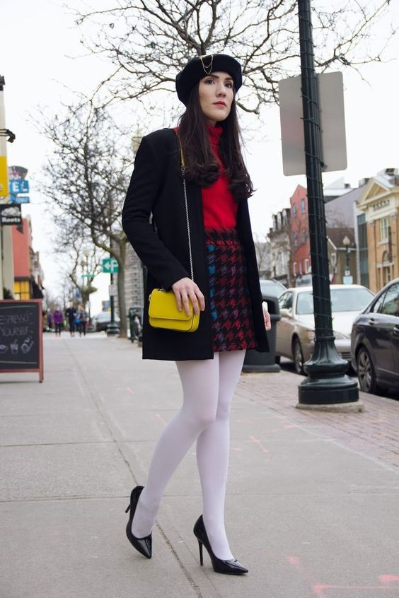 短裙 秋冬必备的打底袜,怎么穿才不会太土气?从挑选到搭配都很关键