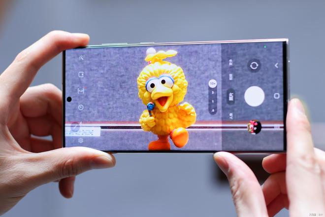 全新Galaxy S系列旗舰级创新，惊艳来袭