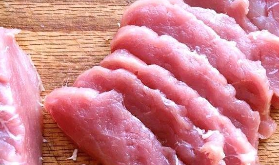 因为|保存猪肉别再放冰箱了，教你一招，猪肉鲜嫩美味，还能长时间存放