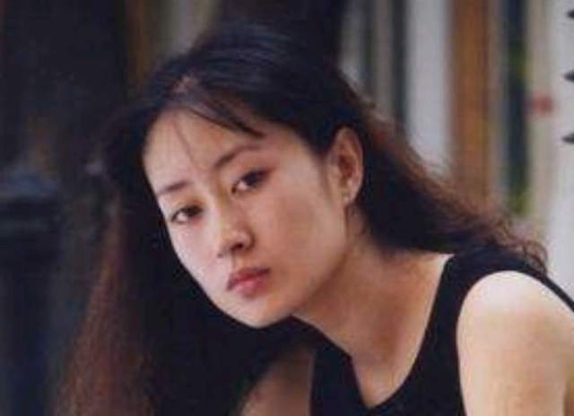 方脸别再追求“瓜子脸”了，这几位明星告诉你，方脸也能美丽大气