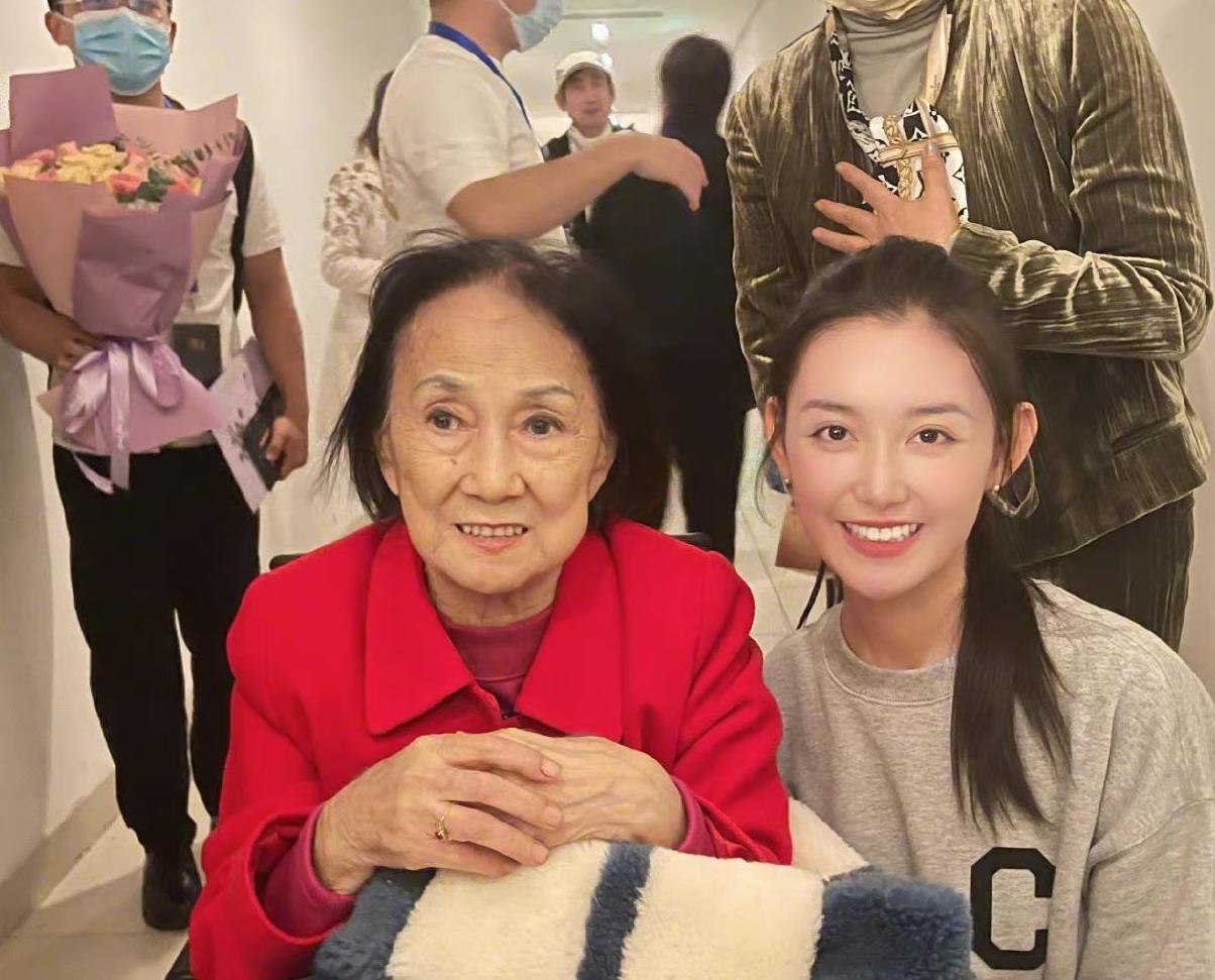 被雪藏了6个月赵今麦也取代了她郭麒麟绯闻女友真的好惨