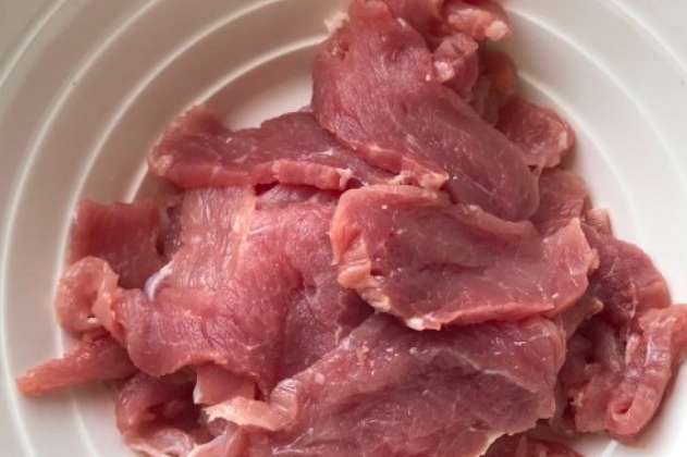 因为|保存猪肉别再放冰箱了，教你一招，猪肉鲜嫩美味，还能长时间存放