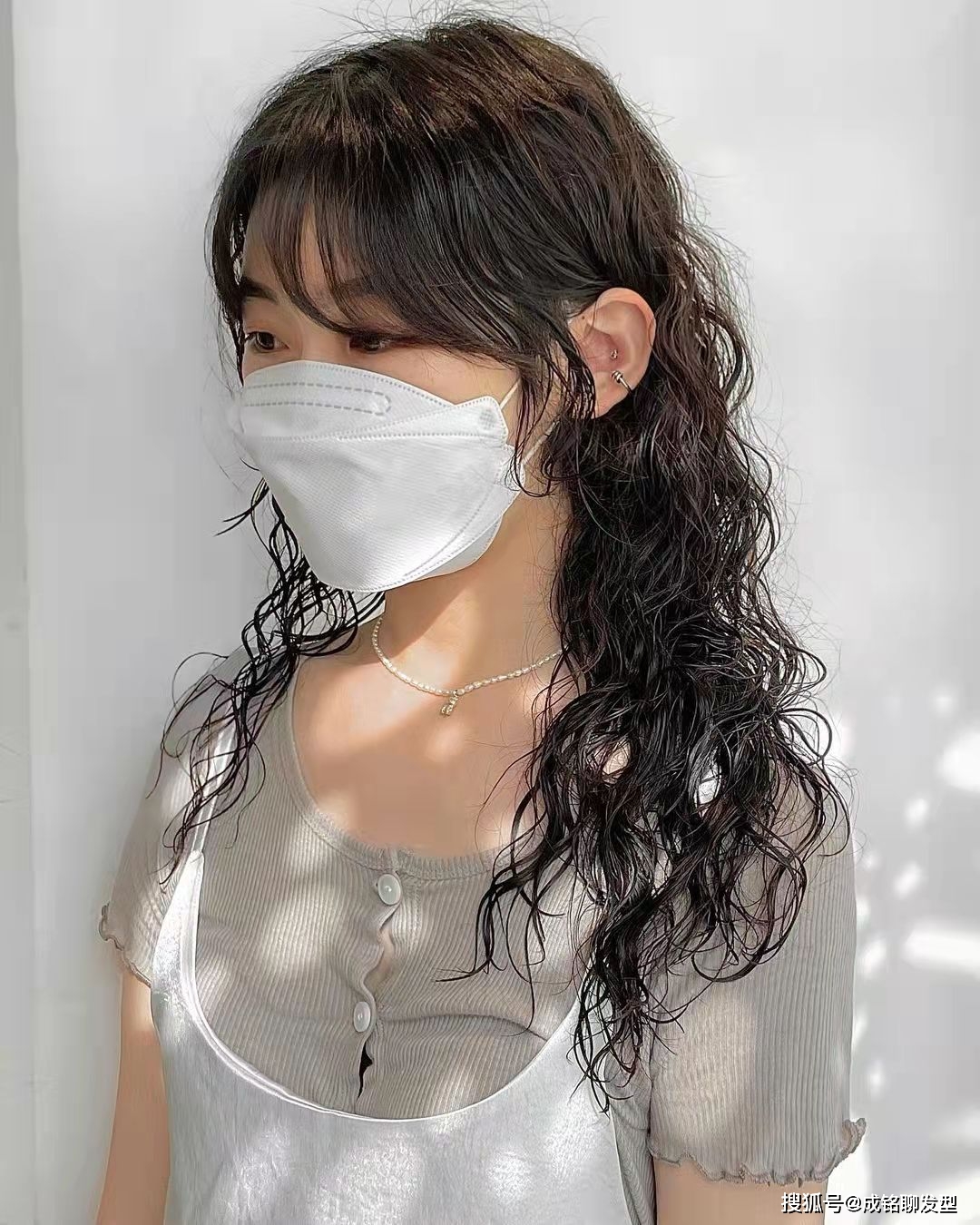 卷发10款日本普通女生的生活发型,简单自然又接地气,显发量又好看