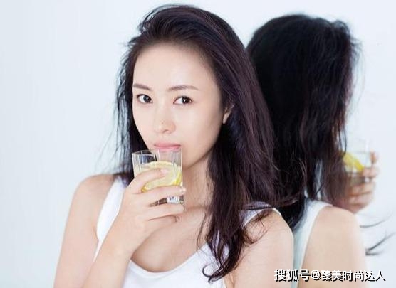 自律真正有气质的女人身上会有3个特点，看顾佳就知道，有钱也装不来