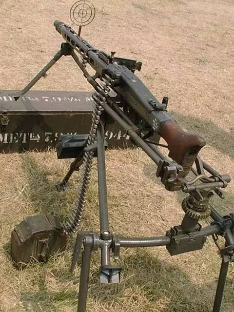 原创步兵收割者mg42通用机枪不愧是最出色的世界知名武器之一