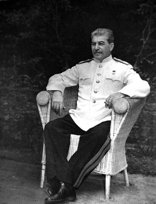 原创斯大林不为人知的另一面骨子里是永远的文艺青年