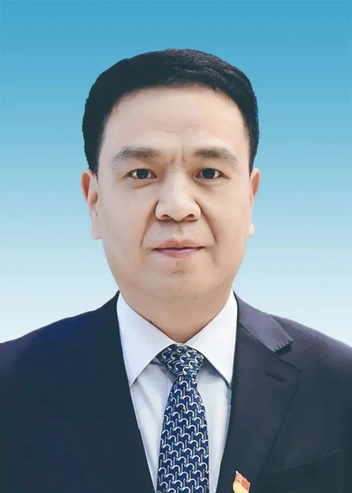 刘振华,男,汉族,1971年5月生,中央党校大学,中共党员,现任市委常委,市