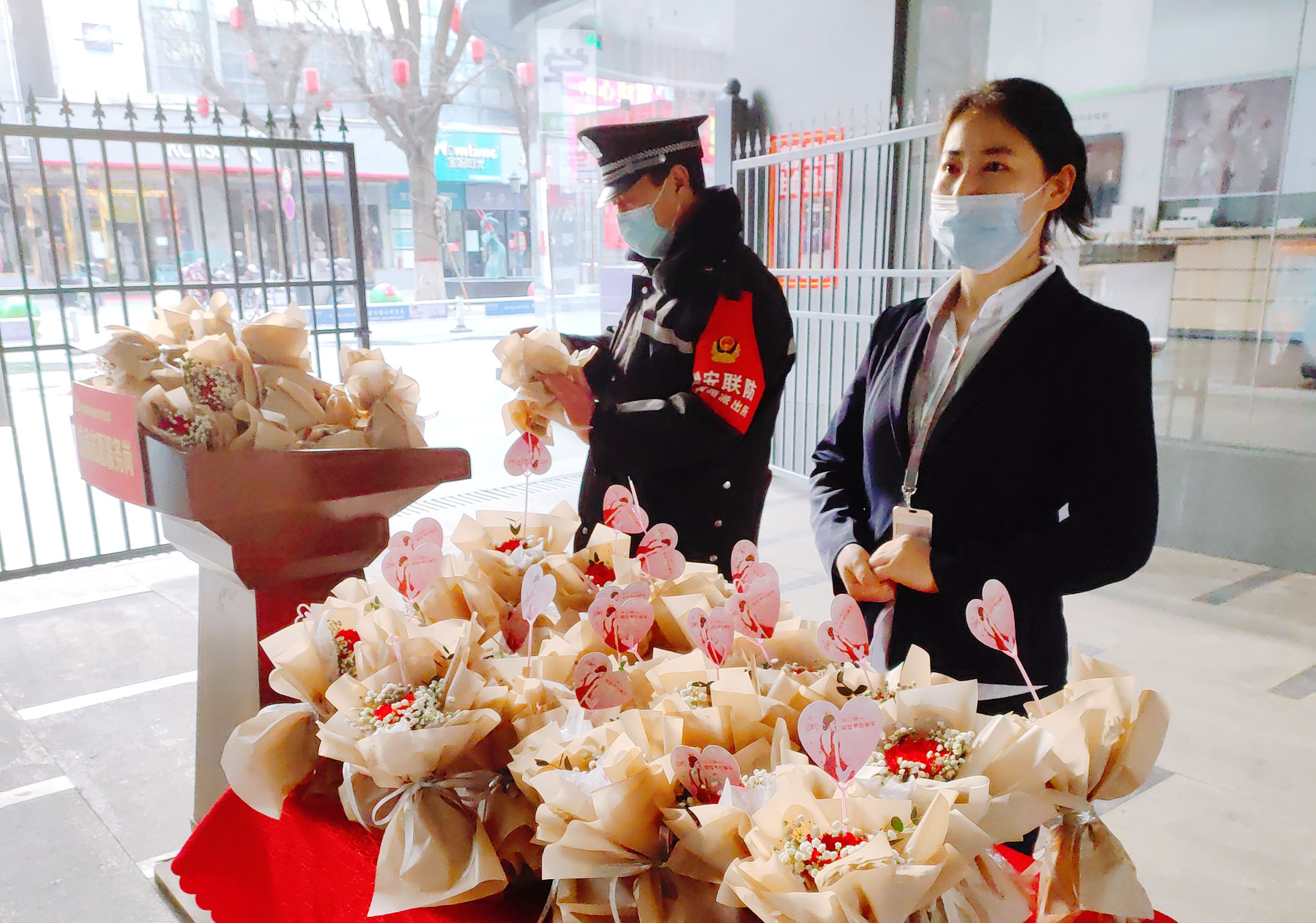 物业开展女神节活动图片