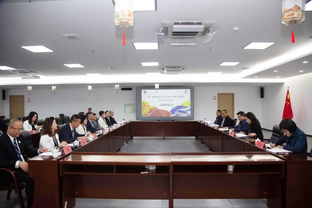 在交流会上,商会会长林锦松表示,汕头市青年商会这支500多人的青年