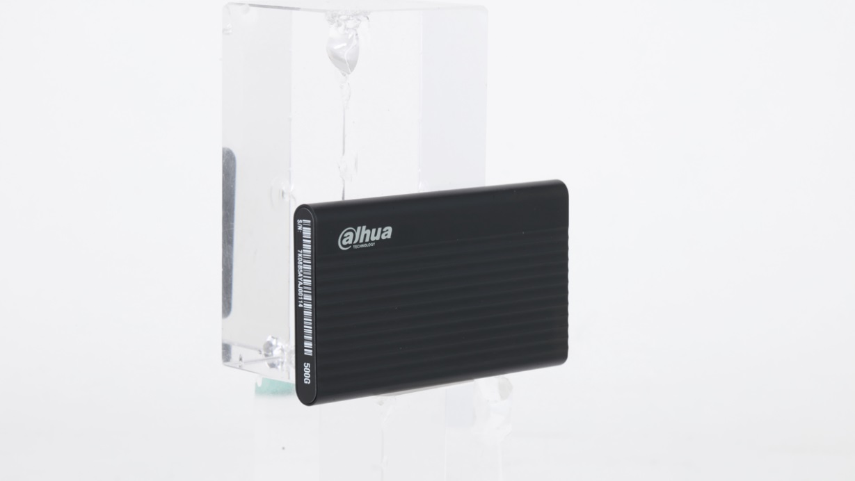 今年开学玩新的!入手这款大华移动固态轻松提高学习效率