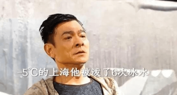 喜剧|5000万粉顶流，竟在《无名之辈》导演新片中演回当年的群演？？