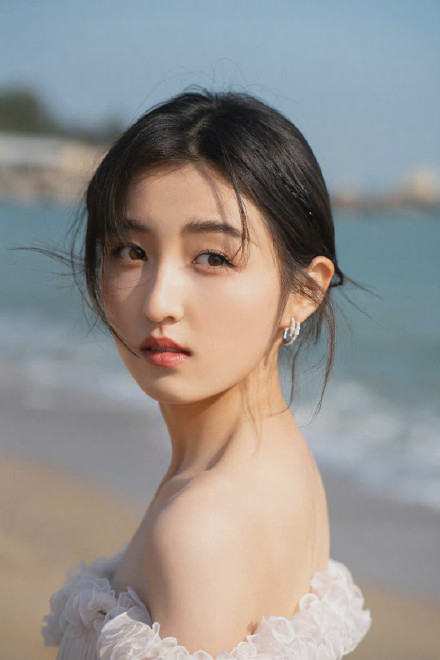 中国最美女演员前十名名单 1bf454e393794dac8e062e71c617f11d.jpeg