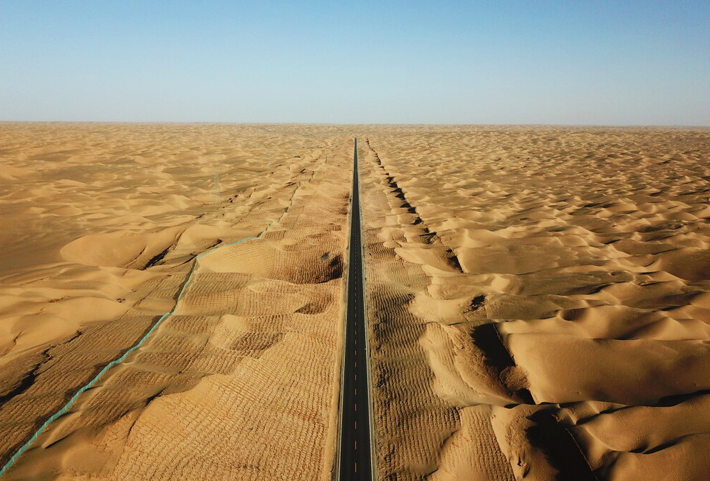 塔里木盆地我国西部的聚宝盆油气资源丰富还有丰富的地下水