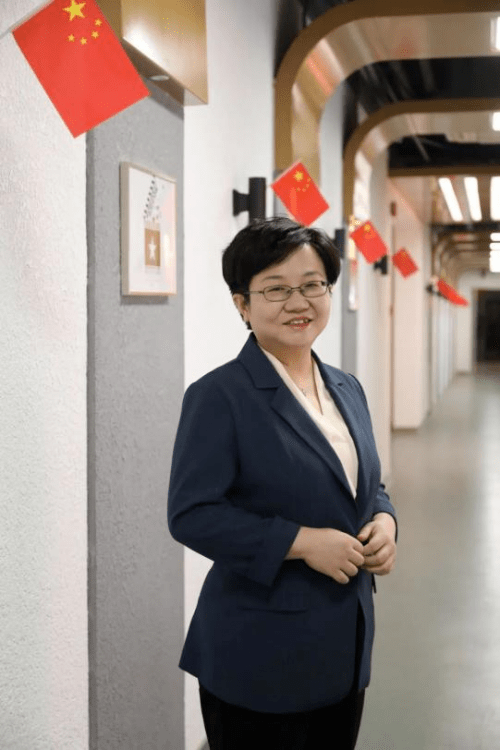 医学西安国际医学中心整形王延婷主任 春季要注意这些多发皮膚病