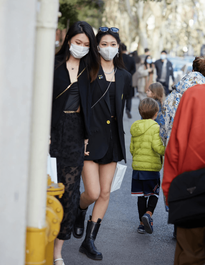 显得 原来上海女孩这么会穿!不用奇装异服就很好看,时尚感“一绝”