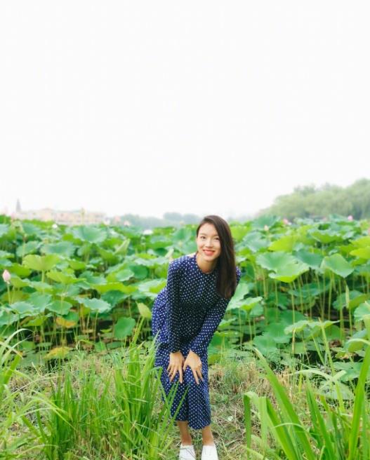 张梓琳 世界小姐张梓琳晒与女儿穿母女装，3岁女儿穿露背裙比妈妈还出众