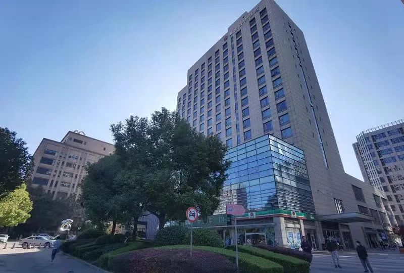 静安区【中铁·中环时代广场】 售楼处电话:400-886-1718 【营销中心