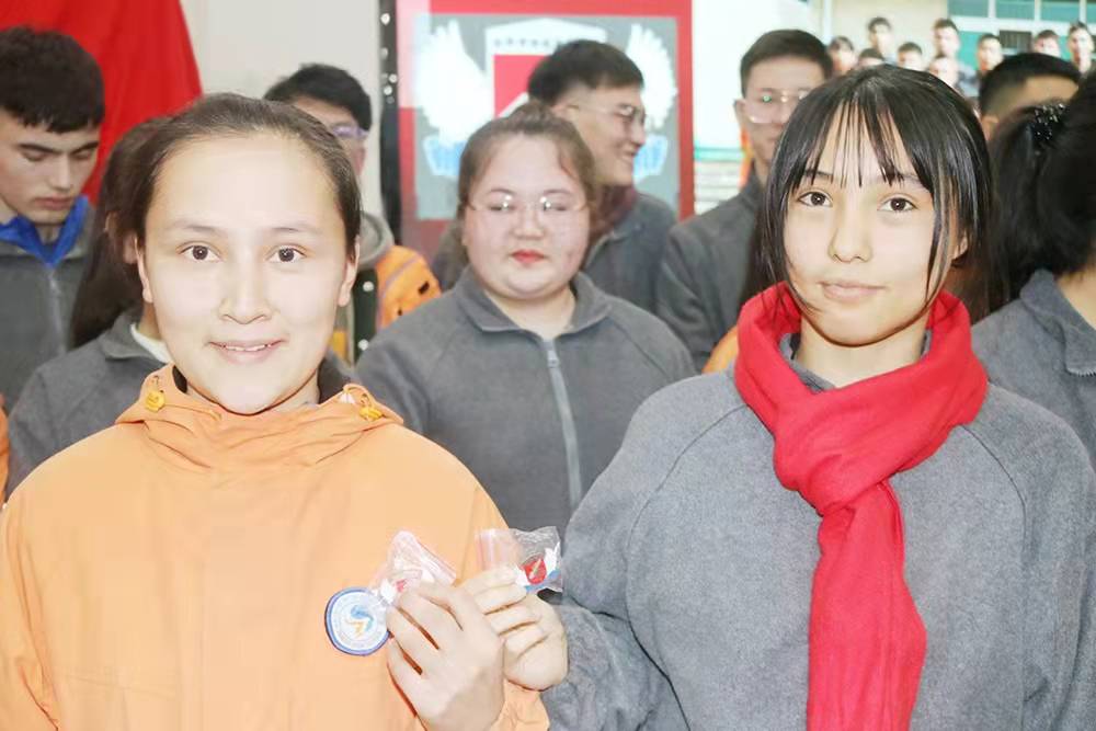 浙江省金华市汤溪高级中学新疆部举行百日誓师大会