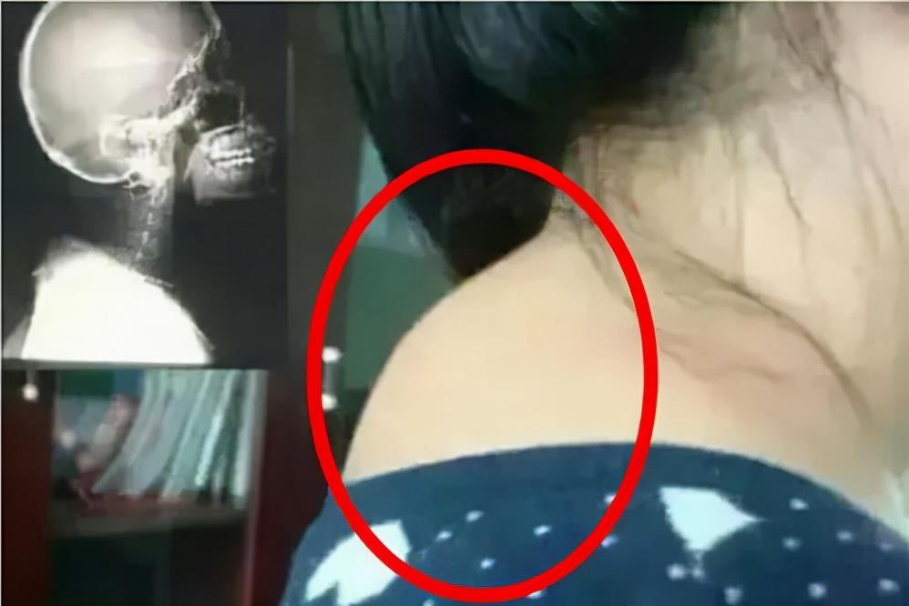 故事传记张钧甯半透照曝光？后背只系一根带子，还故意秀锁骨？