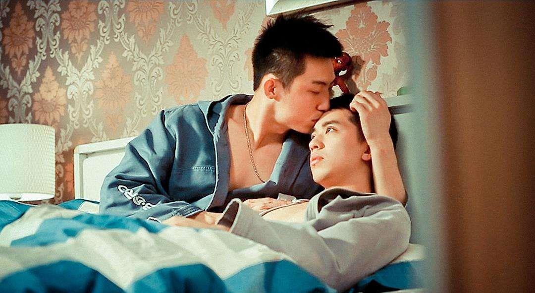 许魏洲结婚当天,很多粉丝纷纷表示"不敢相信",明明他和黄景瑜才是"一