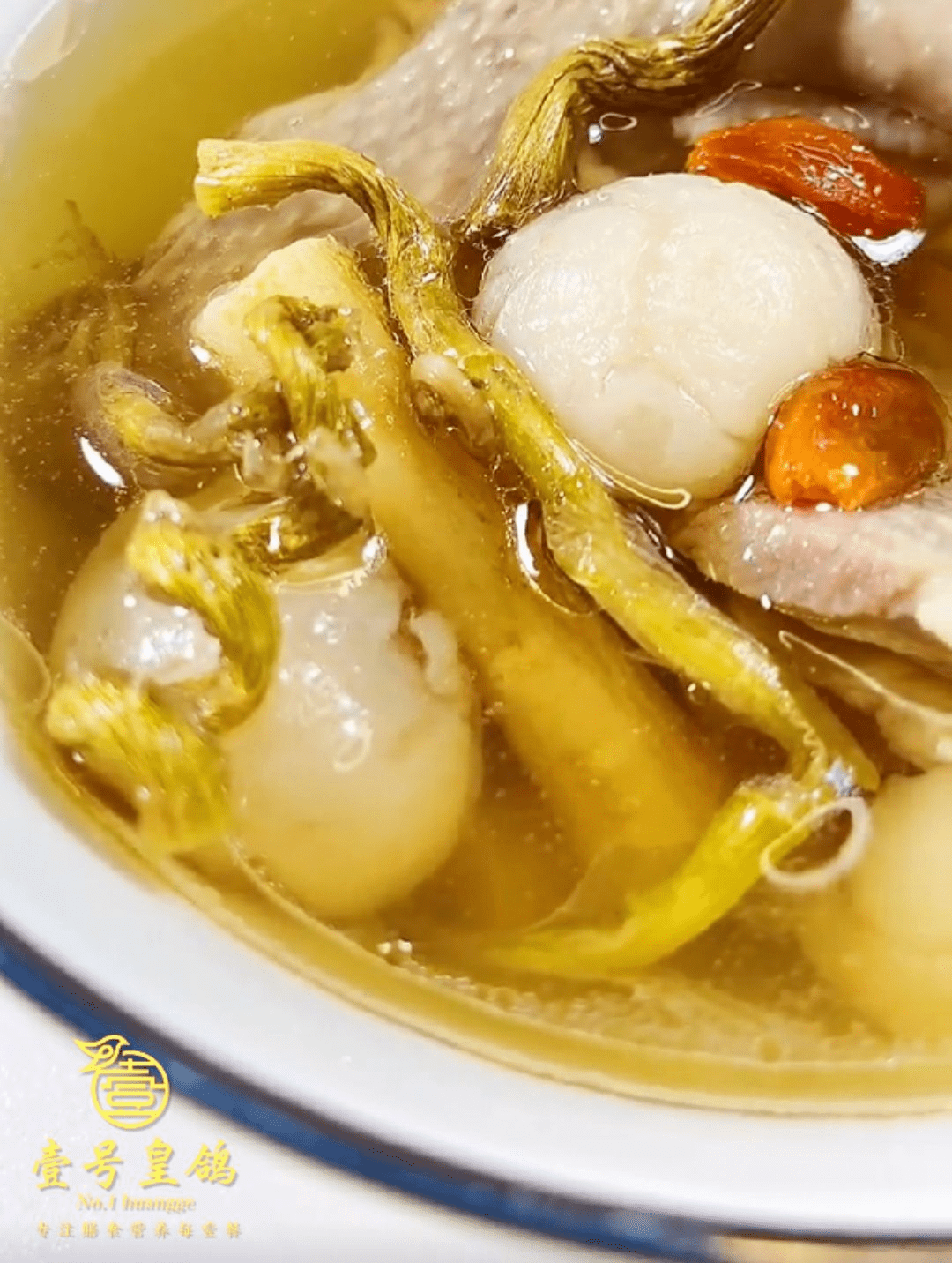 一家大小都能喝的平补靓汤灵芝石斛鸽