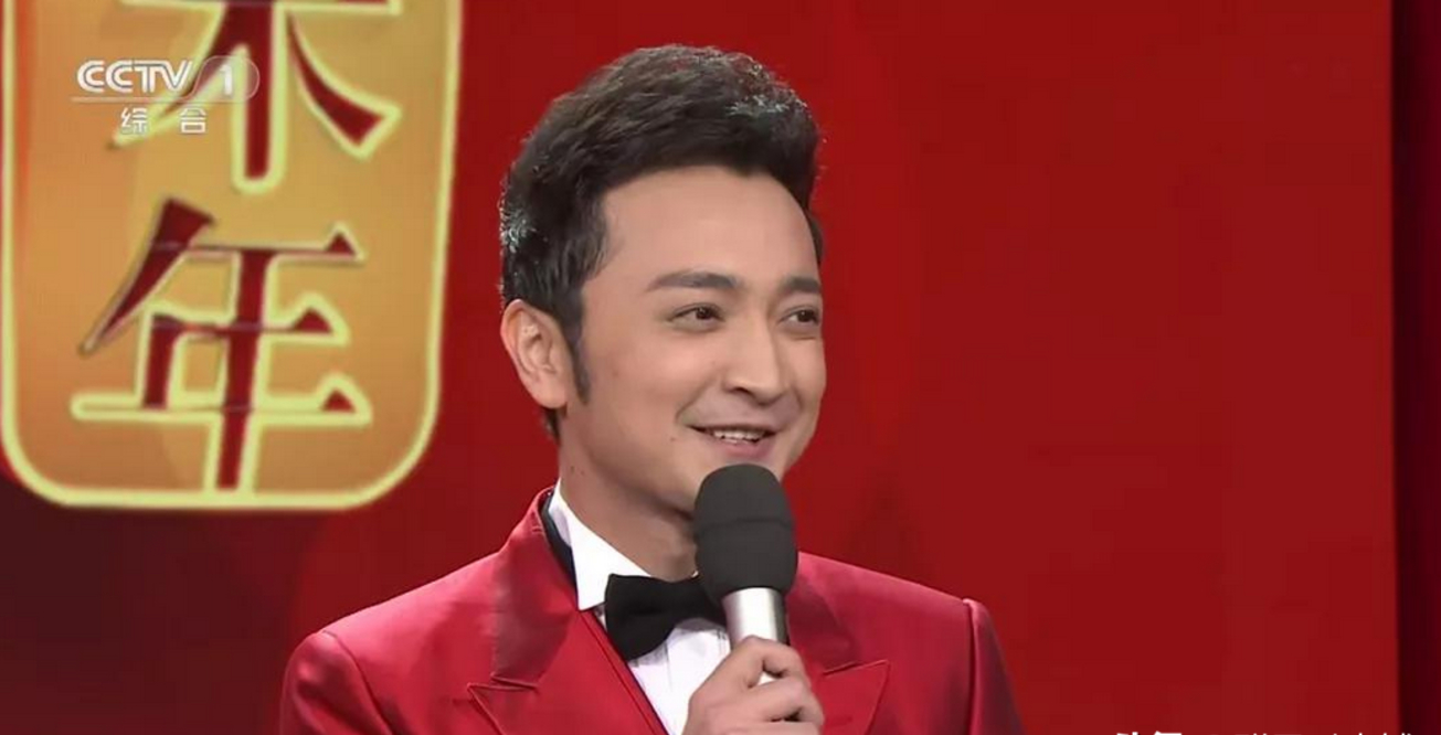 尼格买提23岁进央视用10年登上春晚成了父亲和新疆人的骄傲