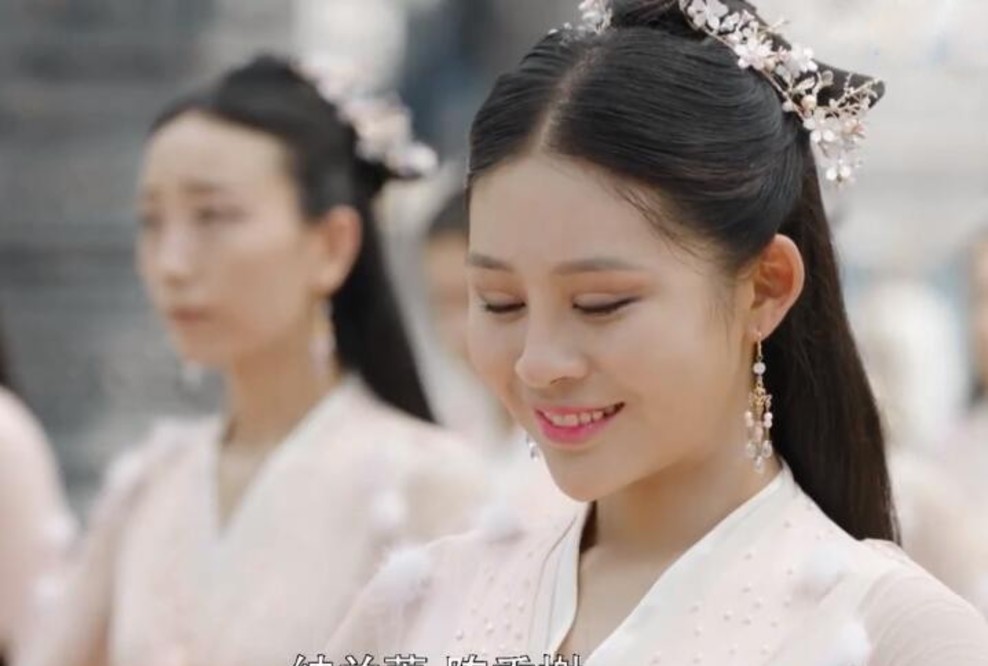 潘时当硅胶脸混进古装剧，盛世美颜一秒打回原形，导演再强都无能为力？