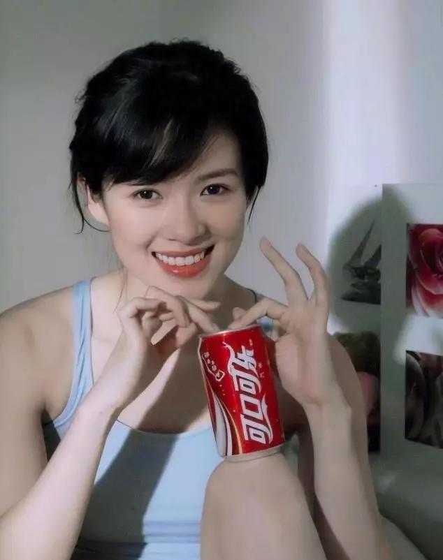 章子怡為可樂拍廣告，林青霞抱4歲徐若瑄：這些老照片你見過嗎？