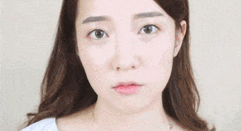 赵丽颖大浓妆out了，32岁赵丽颖“伪素颜”赚足眼球！美妆界作弊神器