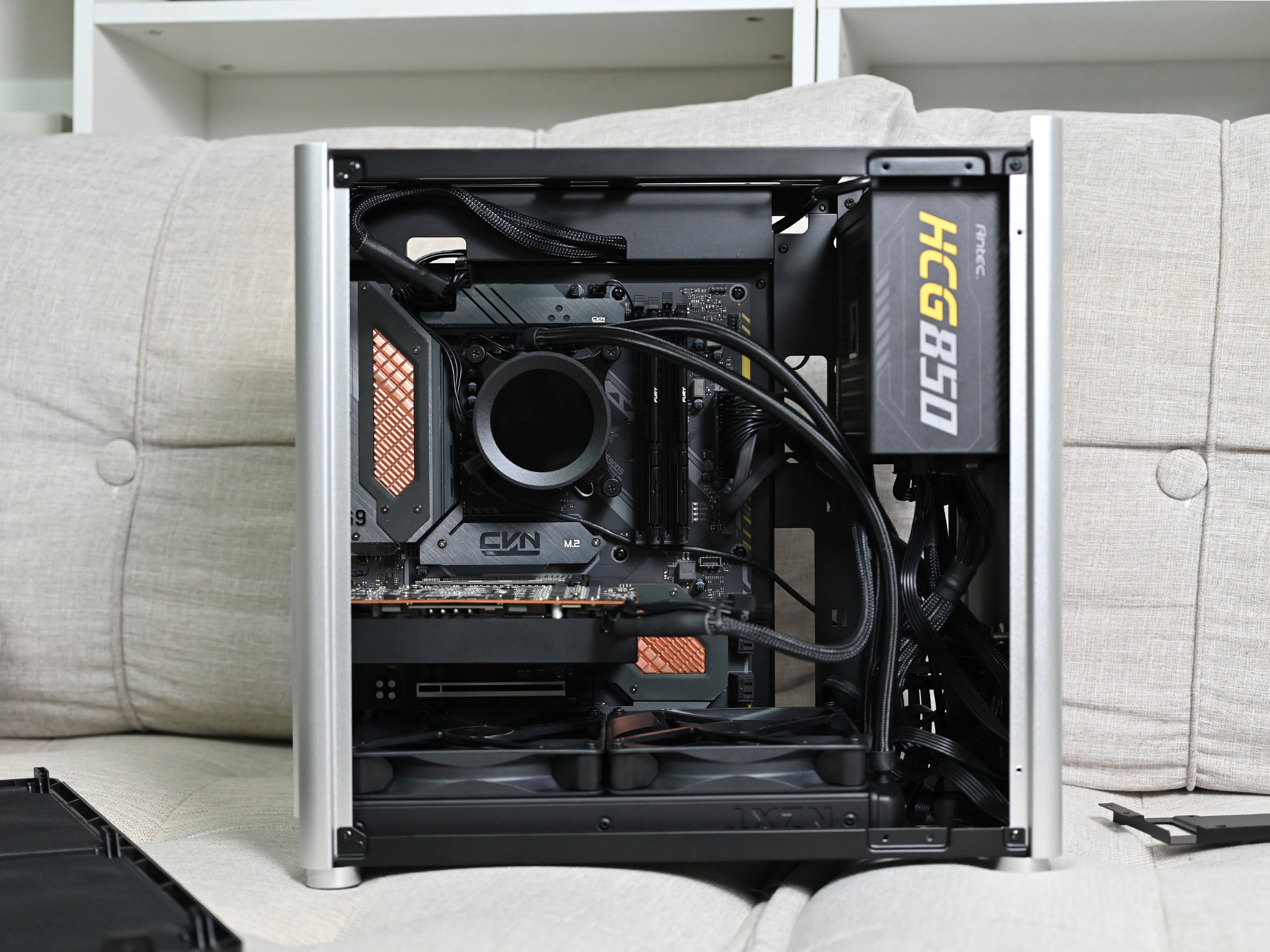 七彩虹z690黑苹果主机打造记乔思伯d40机箱恩杰数显水冷