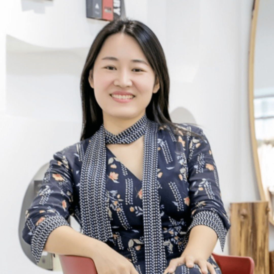 宝安中学骨干班主任,宝安区骨干教师,深圳市骨干教师,深圳电台fm942"