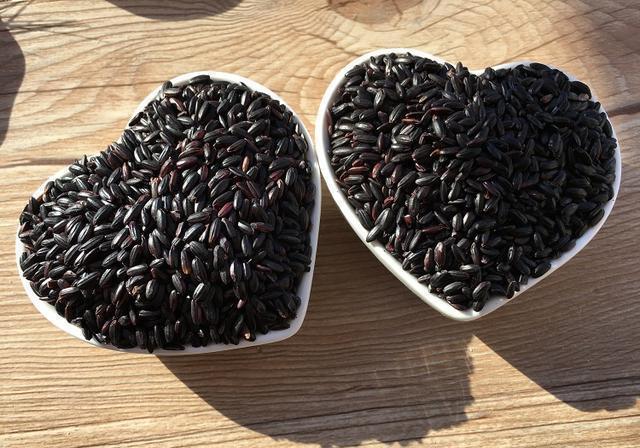 怎么晒太阳不黑还补钙 9c5c918c3e36421cbd7bd3fadf9a21f0.jpeg