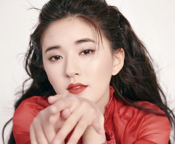 技术毛戈平给赵露思化妆失手，变老十岁还不如素颜，遭吐槽审美过时