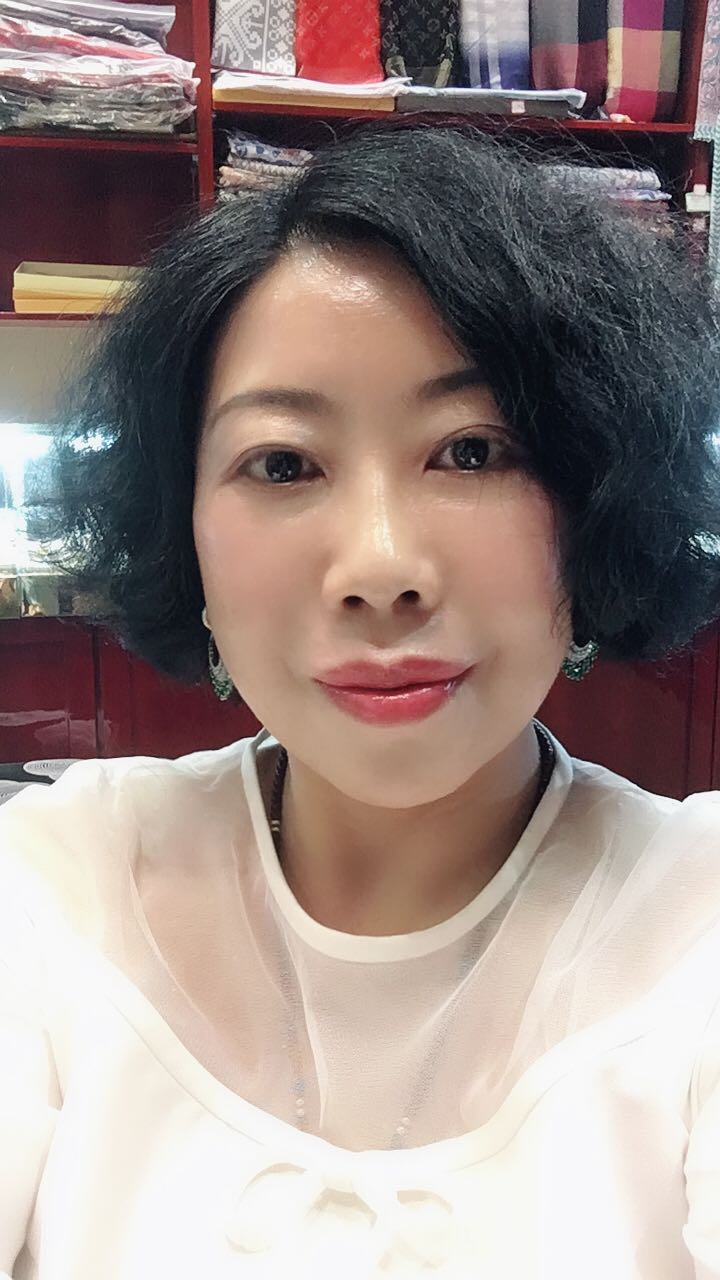 章女士谁说我们不能年轻：章女士，面部提升60天的华丽转变