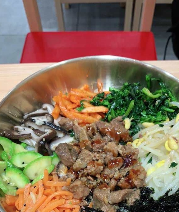 原创大连西安路这家连锁快餐店就因为地角好就把顾客区别对待