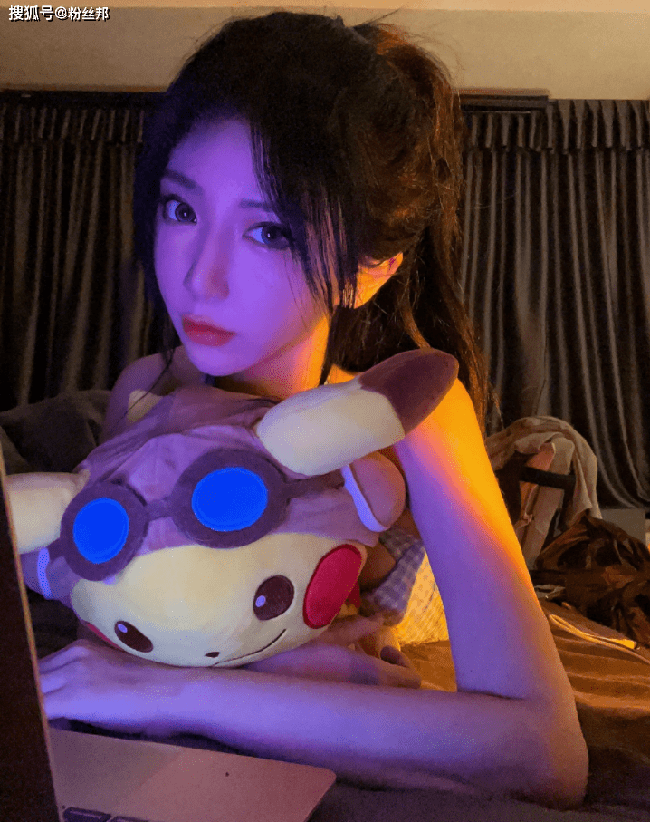 主播退网,回应没恋爱没跳槽,呆妹儿二台小袁也退网了_直播_平台_amore