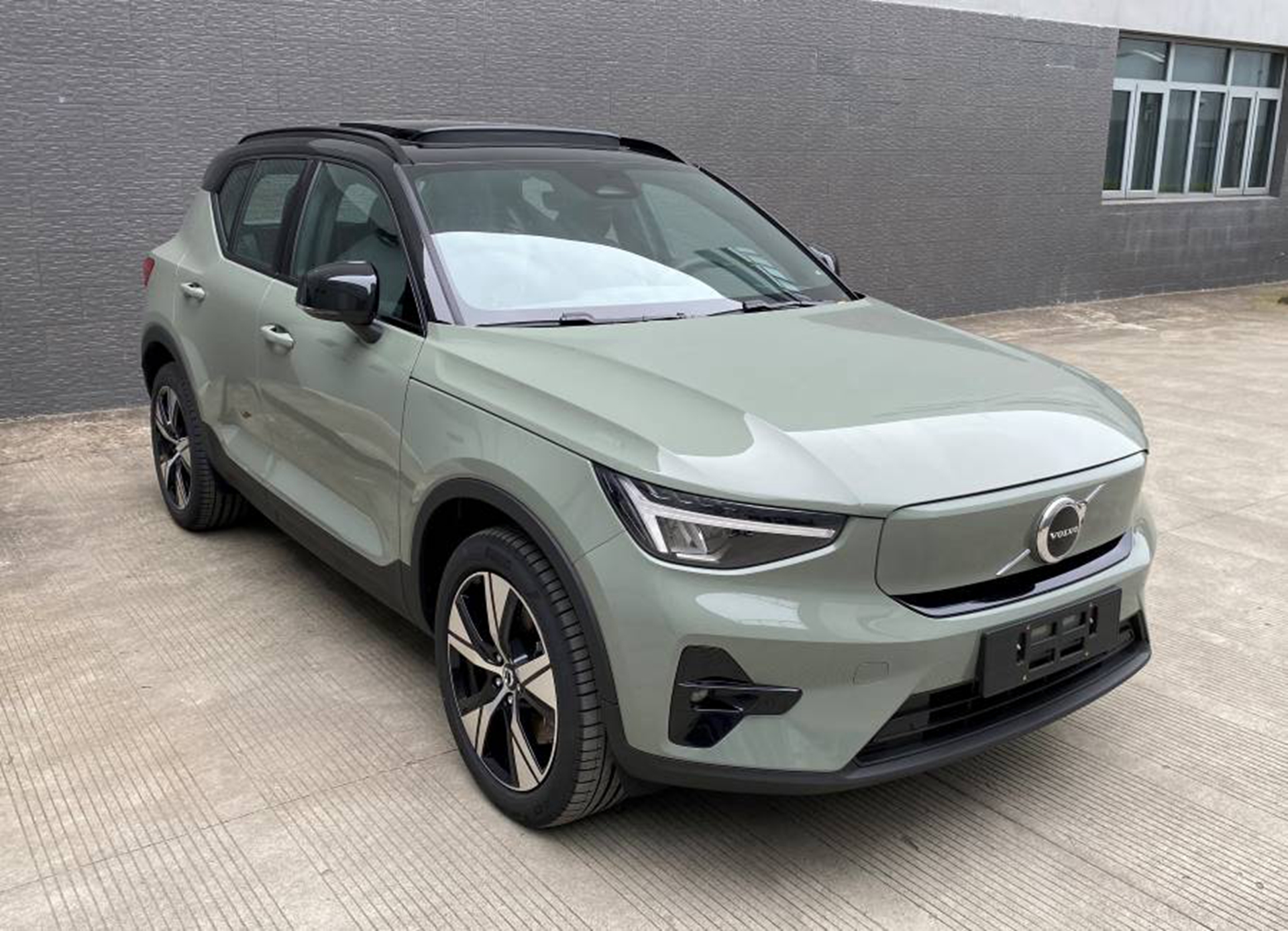 volvo电动车xc40图片