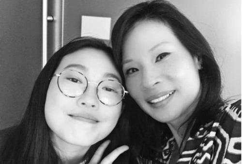 因为|奥卡菲娜:创造历史影后却惨遭谩骂,原因仅仅是因为长得丑?!