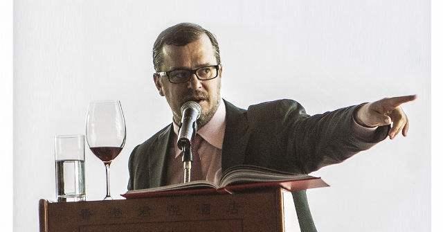 因为|史上“最牛”华人品酒师：因为造假坐牢，被骗富豪却仍想救他出狱