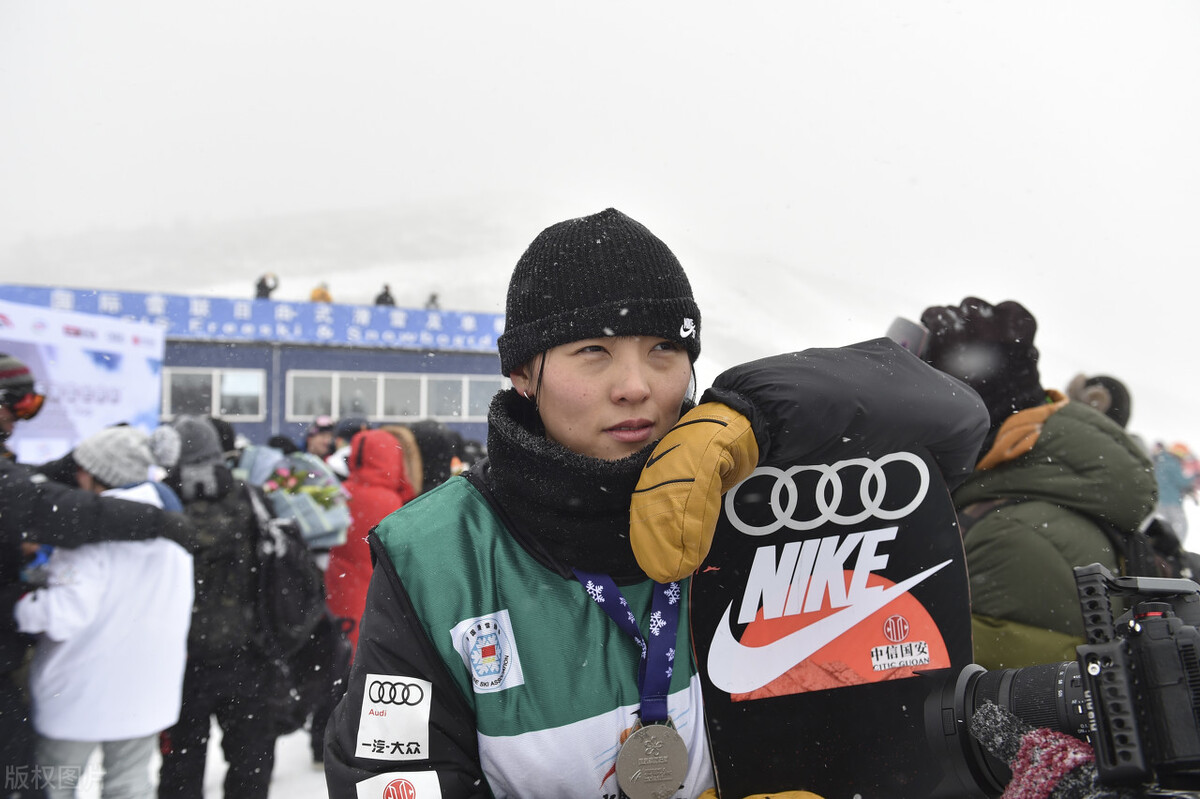 单板u型场地世界杯蔡雪桐第二,携刘佳宇晋级决赛,冬奥冠军居首?