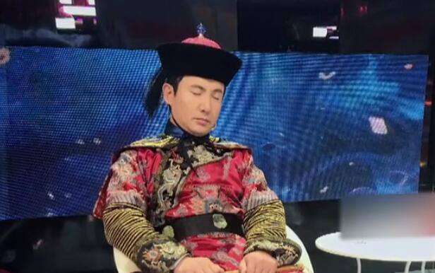 喜剧|《麻花特开心》首播优缺点明显,沈腾的付出和回报不成正比!!