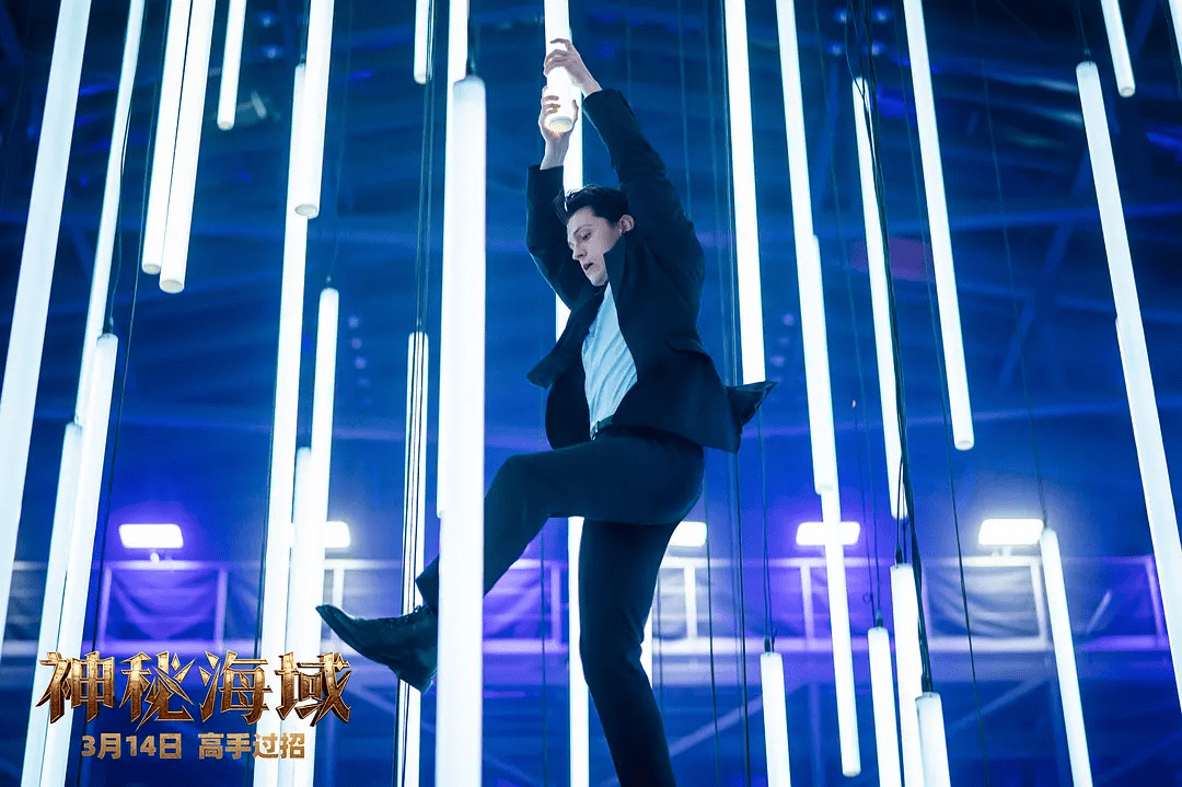 神秘海域|跑酷、跳伞,在《神秘海域》里荷兰弟不过又演一把露脸小蜘蛛