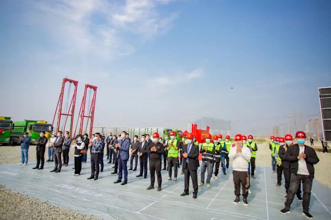 ��亣����:δ������!ƽ�����º�ѧУ����,���ܾ�Ӣ����δ��