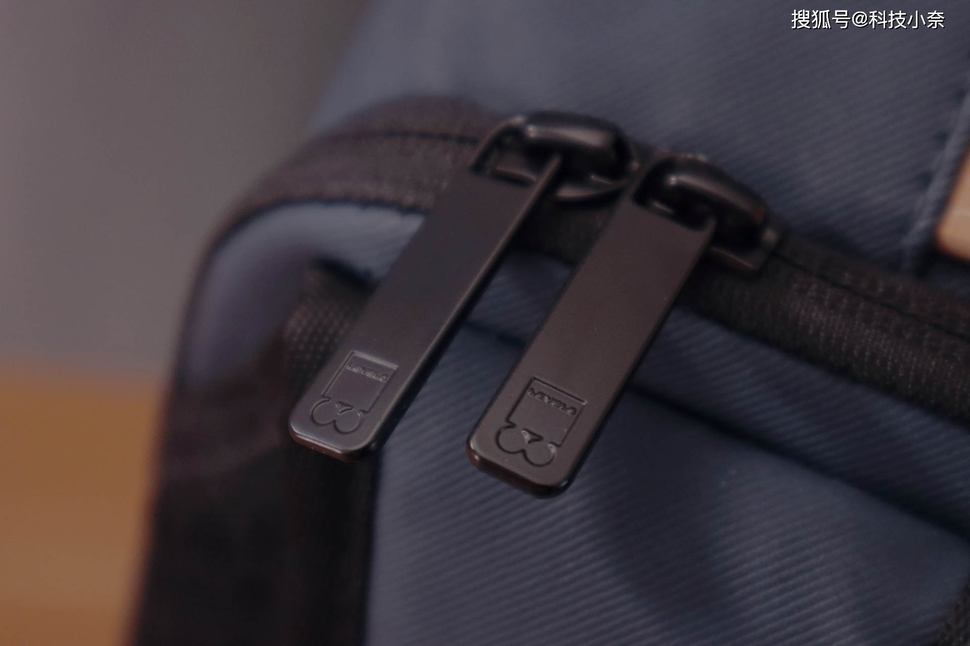 双肩包 颜值与功能兼备，地平线8号零感背包