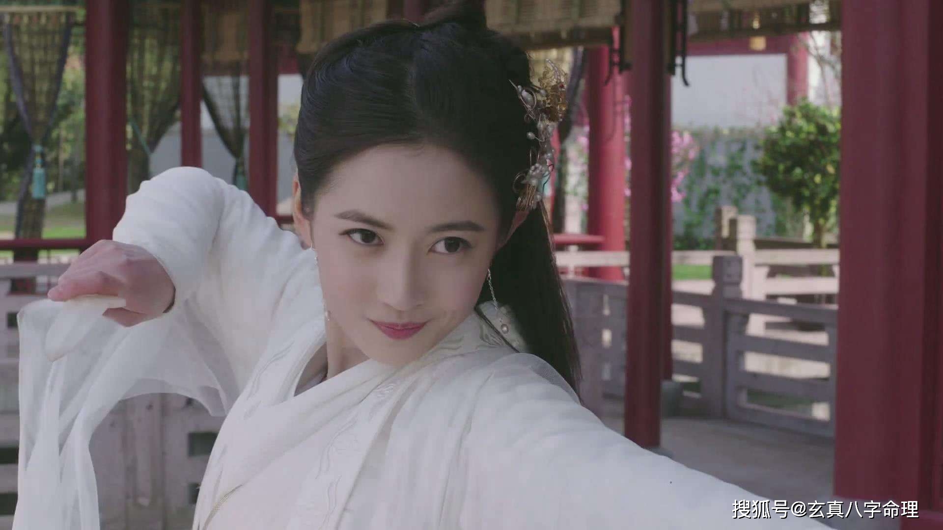 说到这,我们就得说一说《倚天屠龙记》后传中的故事了,在《倚天屠龙记