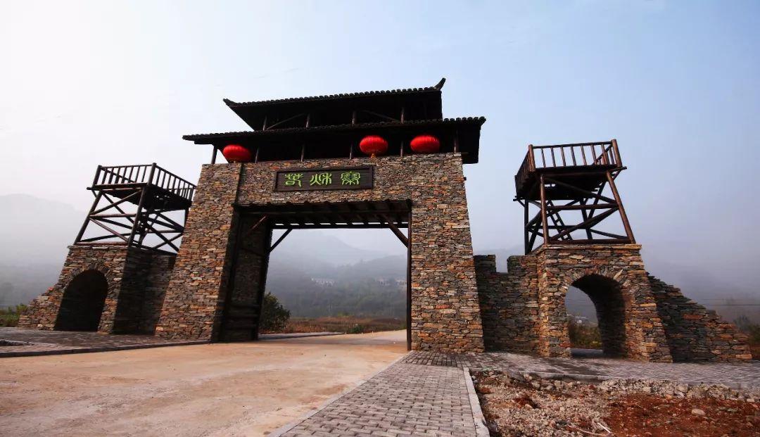 原创湖北一美如仙境的古山寨设计巧妙枕山环水寨里有150多间石屋